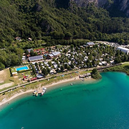 Family Wellness Camping Al Sole Molina di Ledro Bagian luar foto
