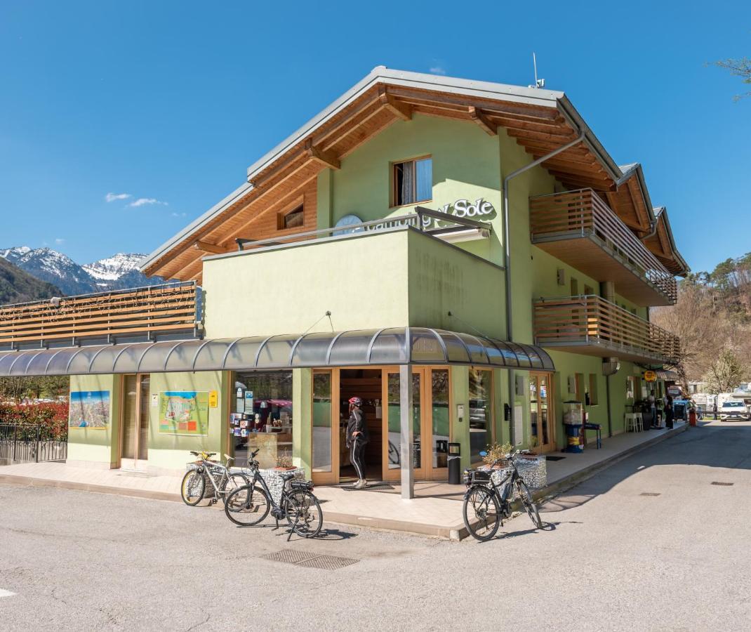 Family Wellness Camping Al Sole Molina di Ledro Bagian luar foto
