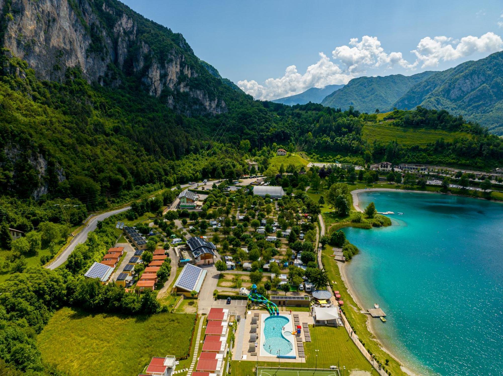 Family Wellness Camping Al Sole Molina di Ledro Bagian luar foto