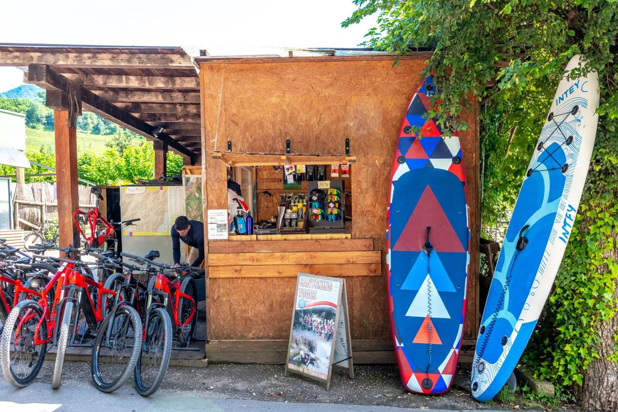 Family Wellness Camping Al Sole Molina di Ledro Bagian luar foto
